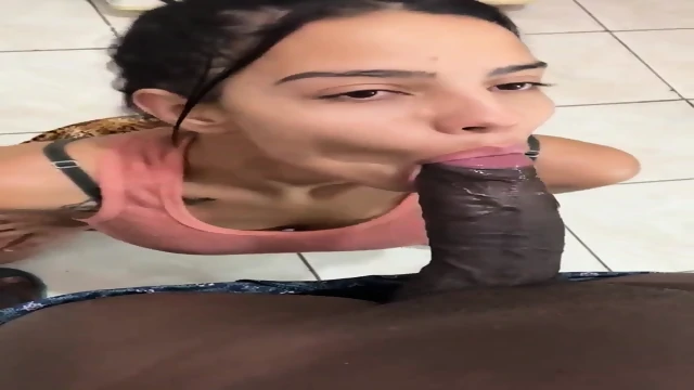 CHUPANDO ROLA GRANDE