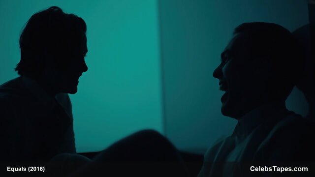 Kristen Stewart nude kissing