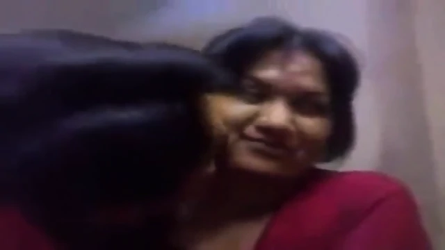 Deshi Bhabi Suraiya Hot Kissing & Boobs Pressing