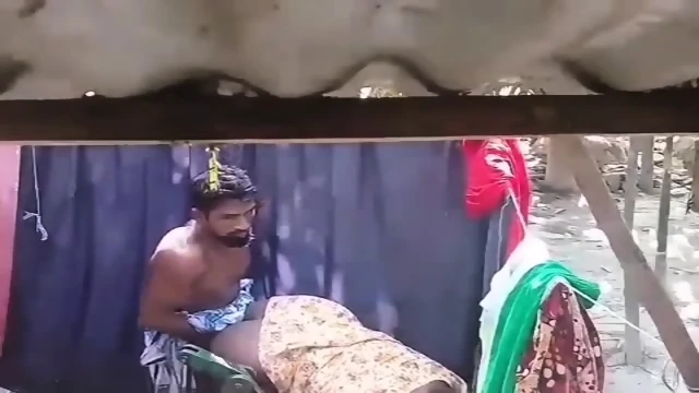 desi fucking dehati fat maid in bathroom