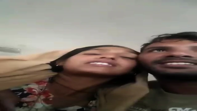 rural desi lady kissed and boobs sucked in car
