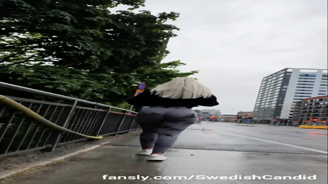 Candid Ass - PAWG in Tight Leggings