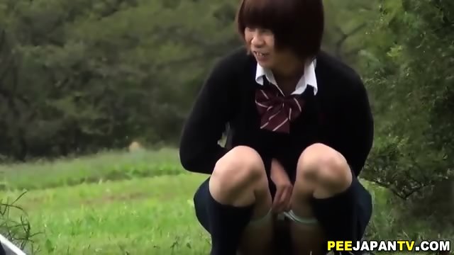 Japanese Teens Peeing
