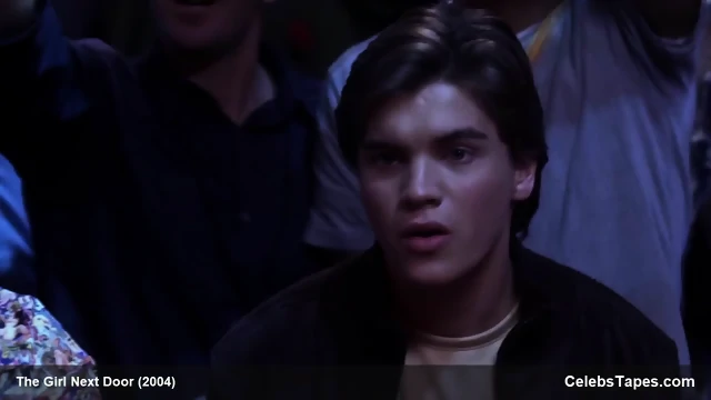 Elisha Cuthbert exposed in underwear