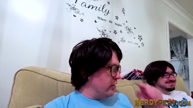 Skanky brit gets facialized