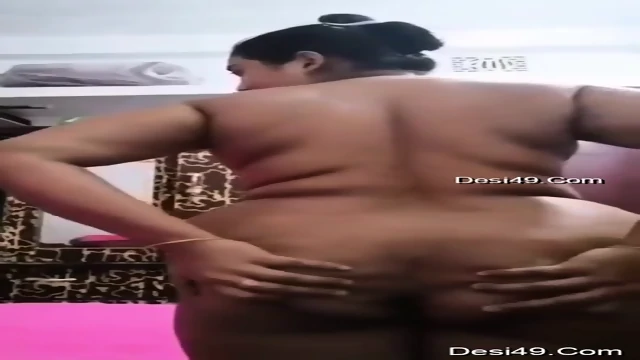 Indian Desi hot mom big ass show hairy pussy show