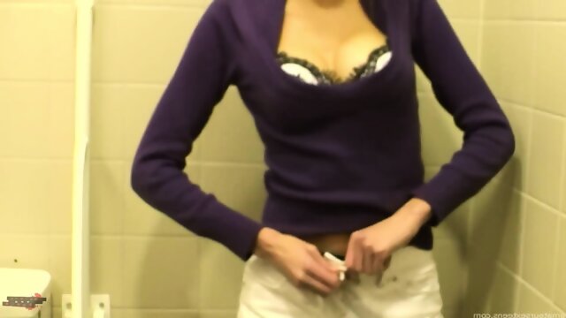 Amateur Girl Fucked In Shopping Mall Toilet