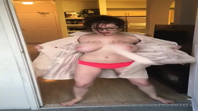 Tessa Drunk Dancing to Prince Kiss