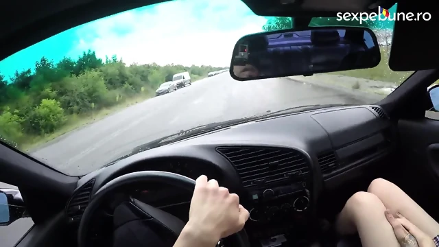 Eleva fututa in masina