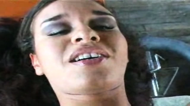 malika en salle de gym! (arabe, bonne)