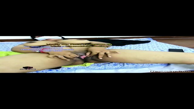 Hot Indian aunty Strip chat Model Full Nude Pussy Fingering Boobs Pressing