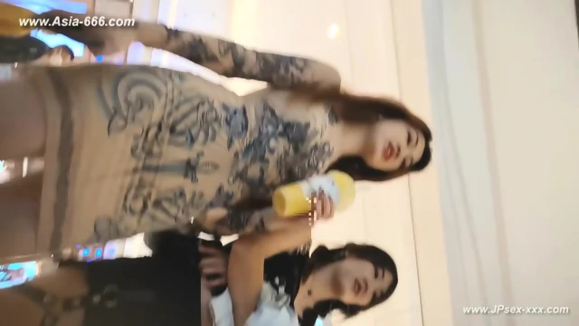 peeping chinese amateur upskirt.147