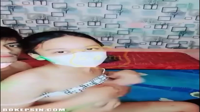 Indonesian Couple LIVE