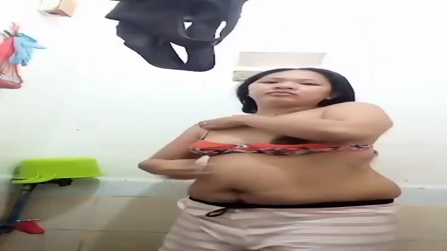 Pinay Anne show shower to white bf