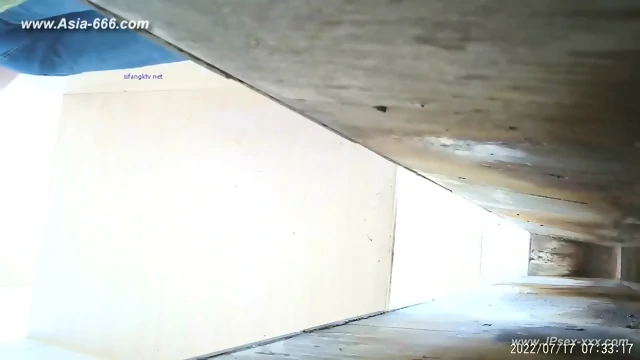 chinese girls go to toilet.309