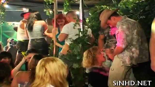 Random pussies sampling