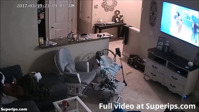 IPCAM – American teen mom masturbates while watching porn